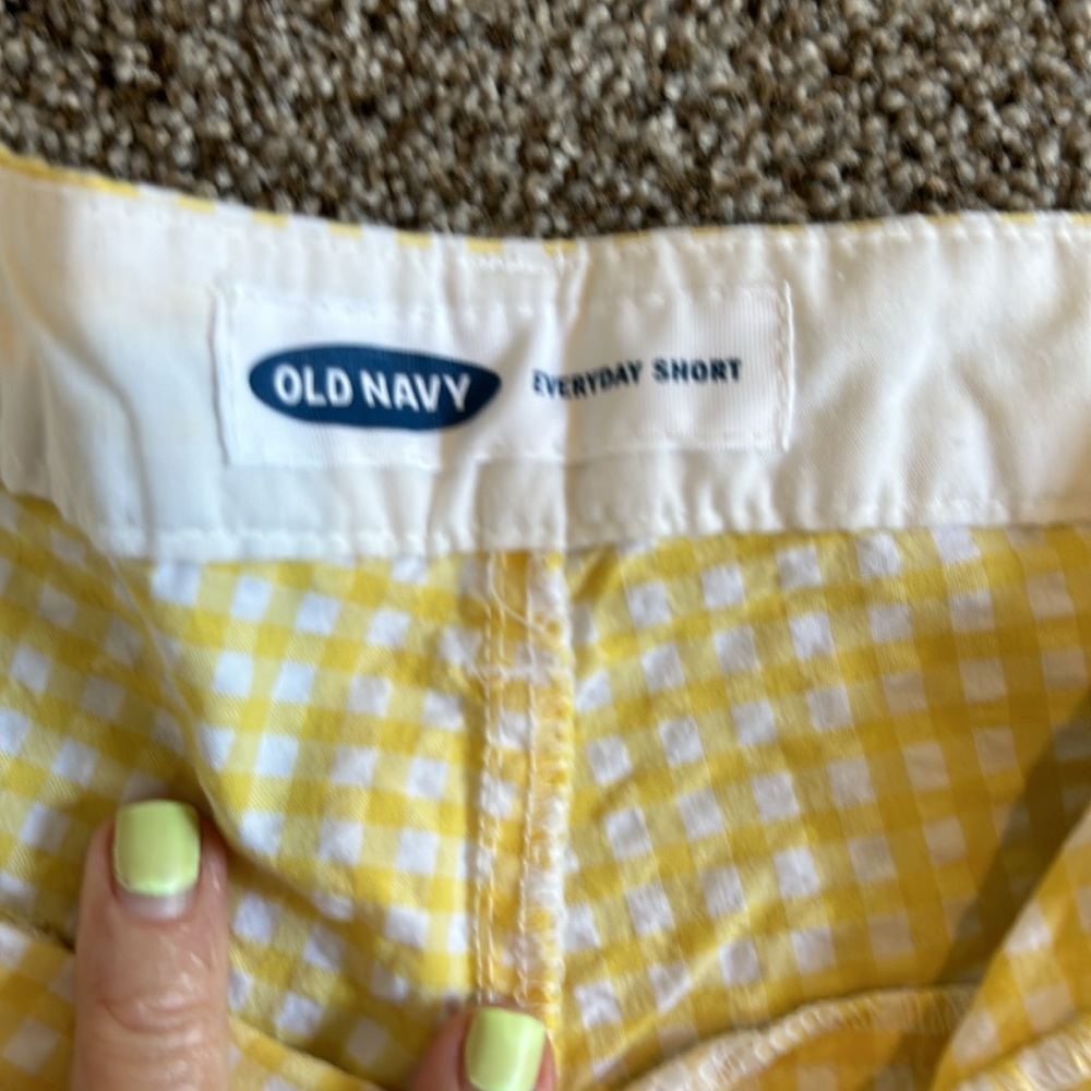 Old Navy Everyday shorts, size 4 - Picture 3 of 4